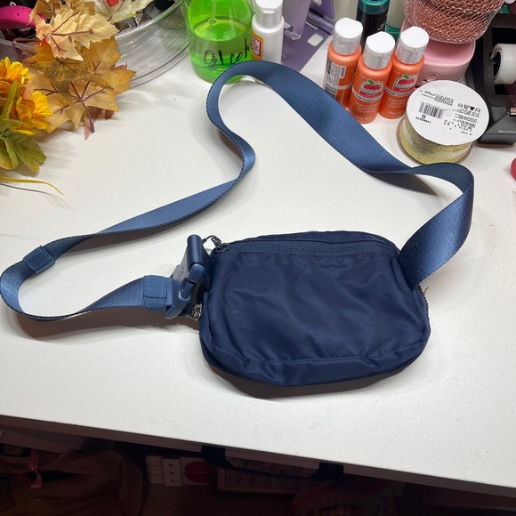 Lululemon Athletica Midnight Blue Crossbody Bag - Picture 1 of 3